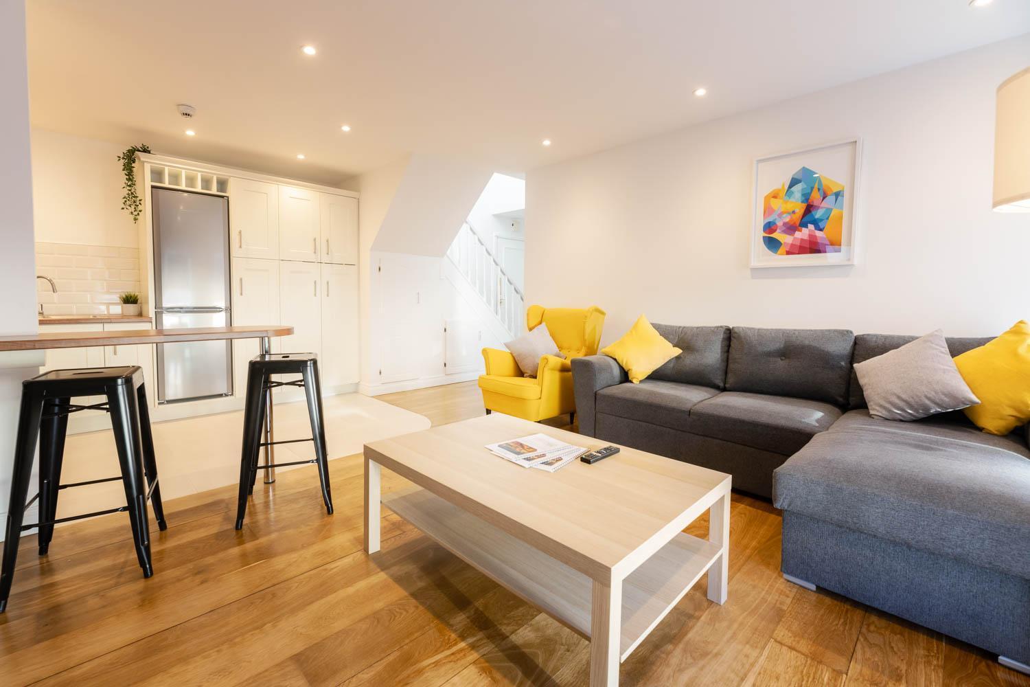 Modern Canal View Home, In City Centre, Sleeps 8 Galway Eksteriør billede