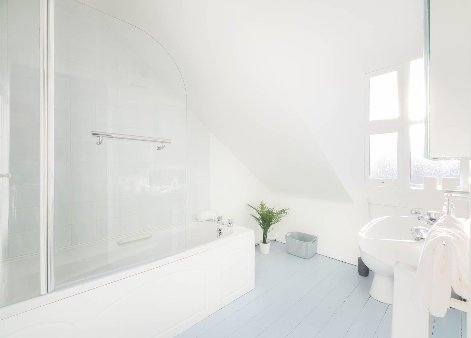 Modern Canal View Home, In City Centre, Sleeps 8 Galway Eksteriør billede