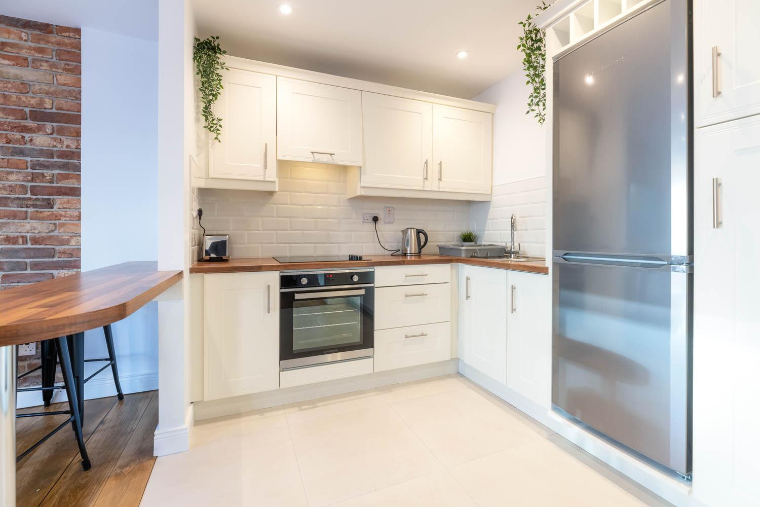 Modern Canal View Home, In City Centre, Sleeps 8 Galway Eksteriør billede